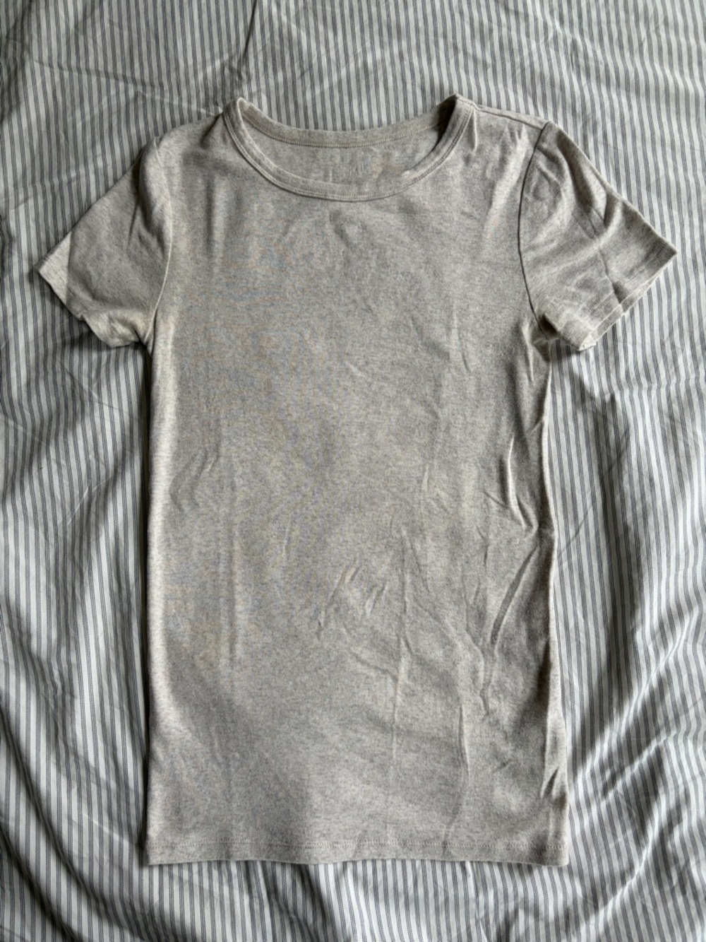 GAP Short Sleeve Stretchy Tee in Light Beige
